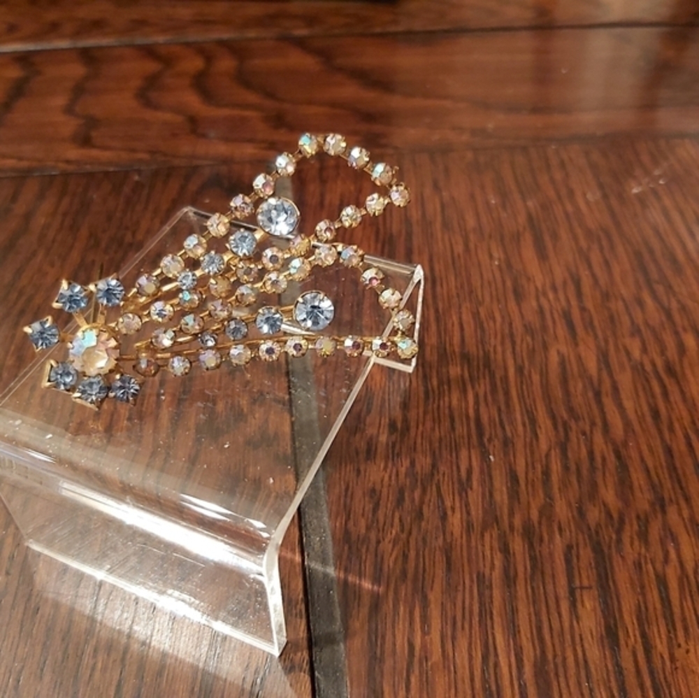 VINTAGE/ ANTIQUE  BROOCH/B1